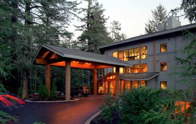 There are two buildings, 'At-the-Pointe' and 'On-the-Beach' which have been designed to complement each other and the natural, peaceful beauty of their surroundings.
